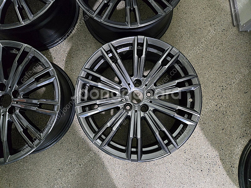 BMW G20 320I 790M 고스트크롬 18인치 순정휠 대품판매20만원--1